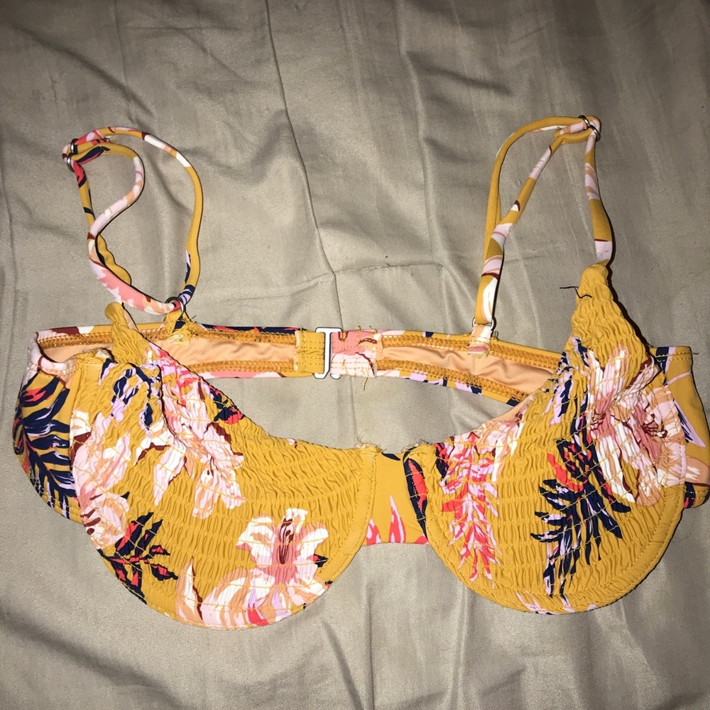New without the tags cotton on bikini top